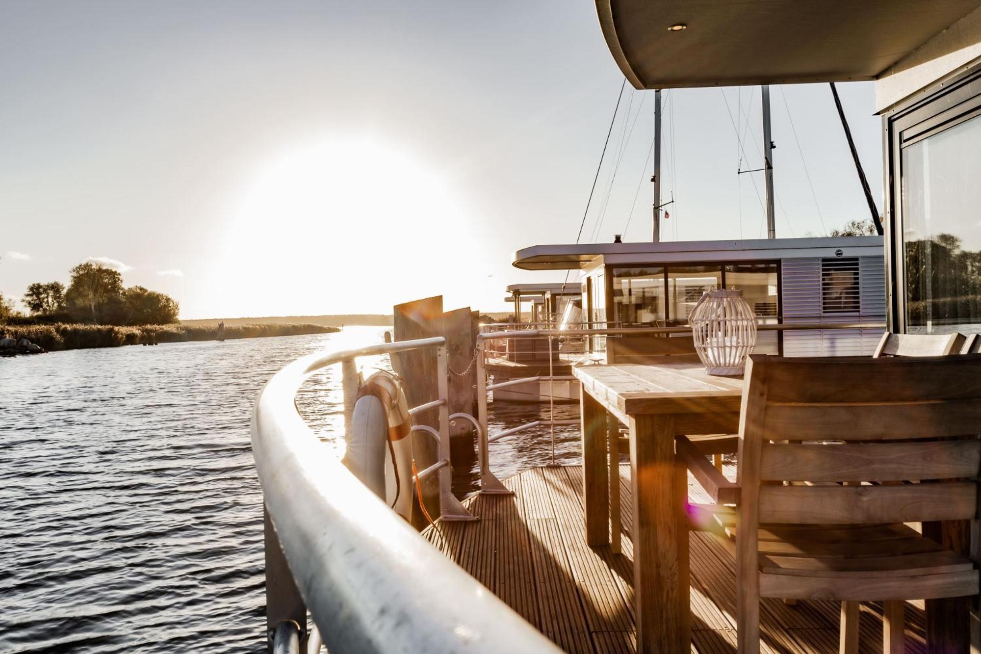 Floatinghouses Peenemuende Екстер'єр фото